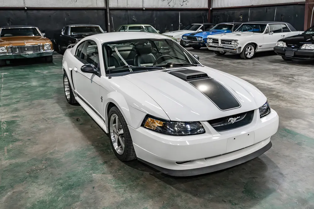 6_2003-Ford-Mustang-Oxford White-437445-42.jpg